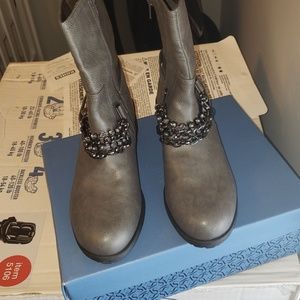 Vera Wang biker boots